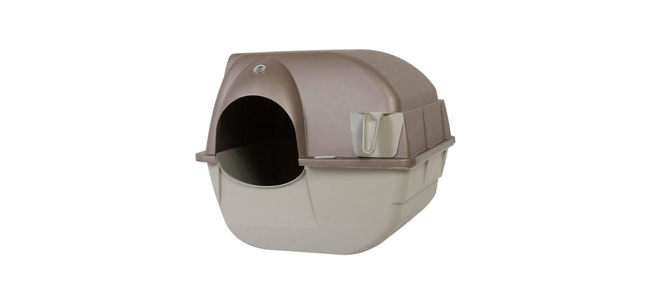 Budget-Friendly Option: Omega Paw Roll N' Clean Self Cleaning Cat Litter Box