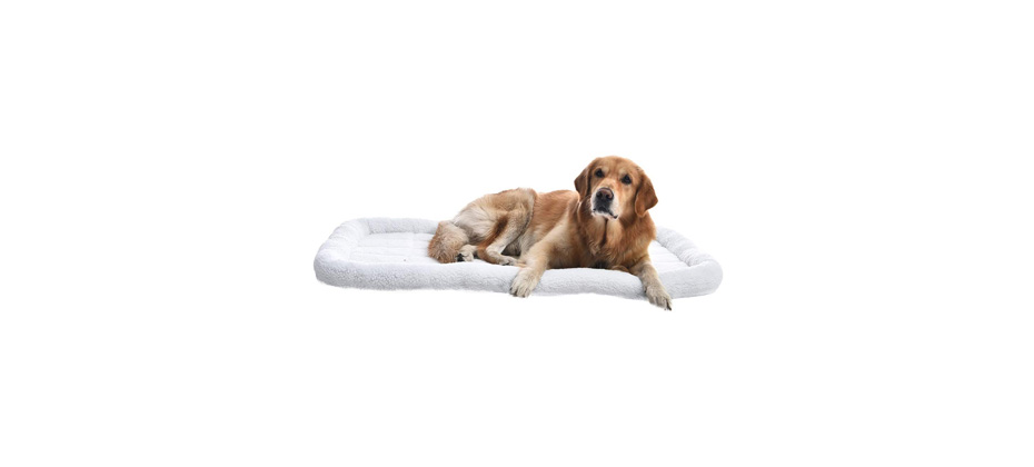 Amazon Basics Faux-Sherpa Padded Bolster Pet Bed